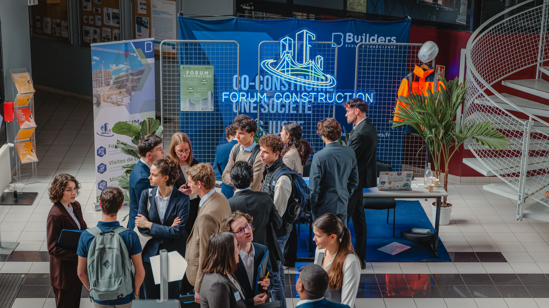 elèves lors du forum construction de l'école BUILDERS Ecole d'ingénieurs